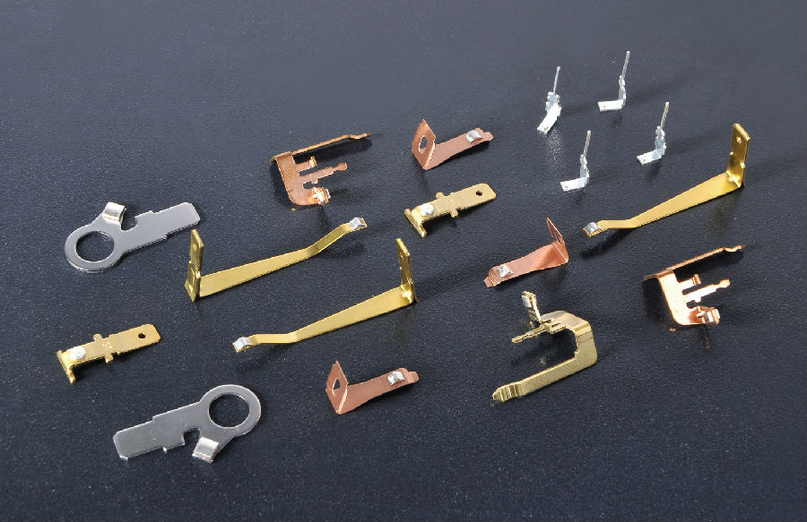 如何解決五金沖壓件出現翻料，扭曲